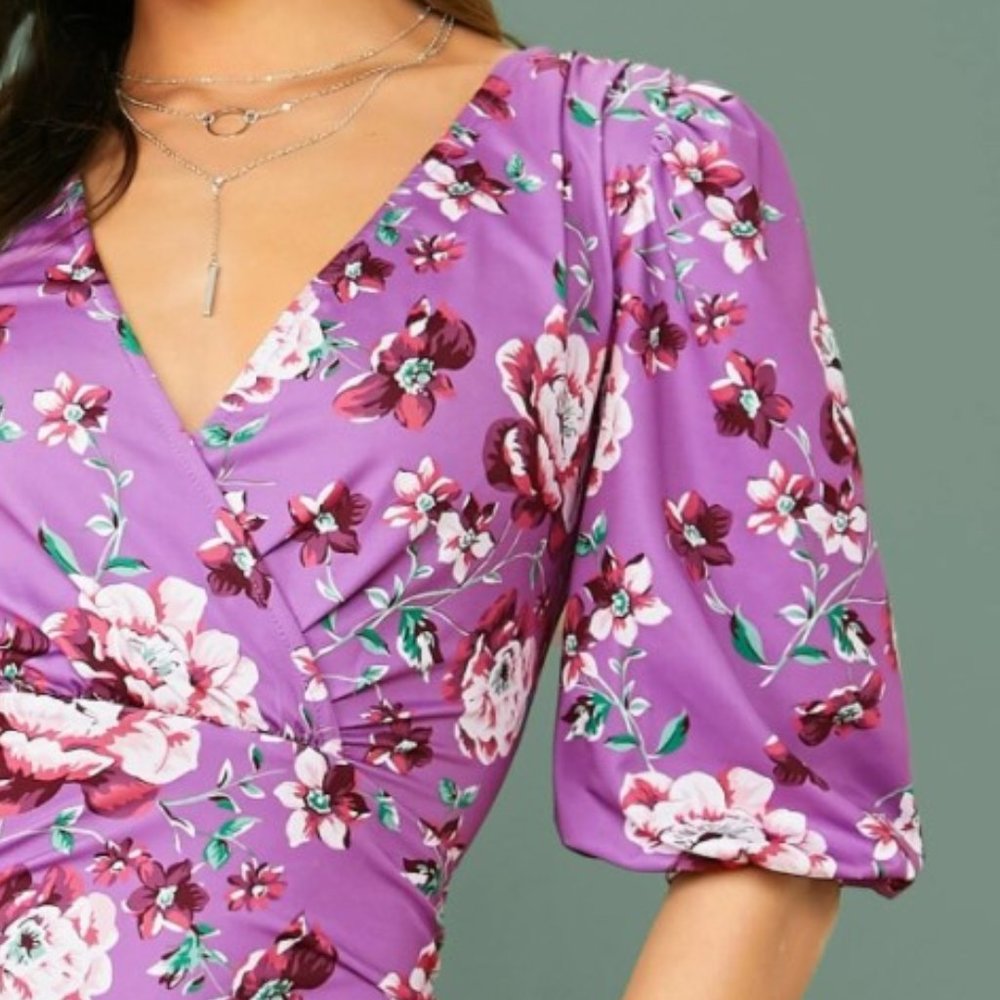 *Gathered Floral Print Spring/Summer Dinner Date Dress* - Picture 2 of 6